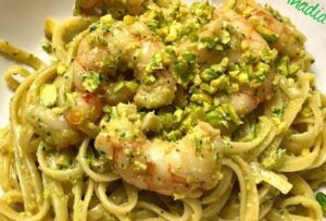 Spaghetti con pistacchio e gamberi